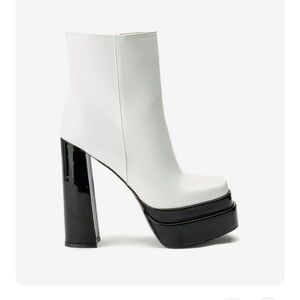 Elegant Two-Tone Platform Ankle Boots
